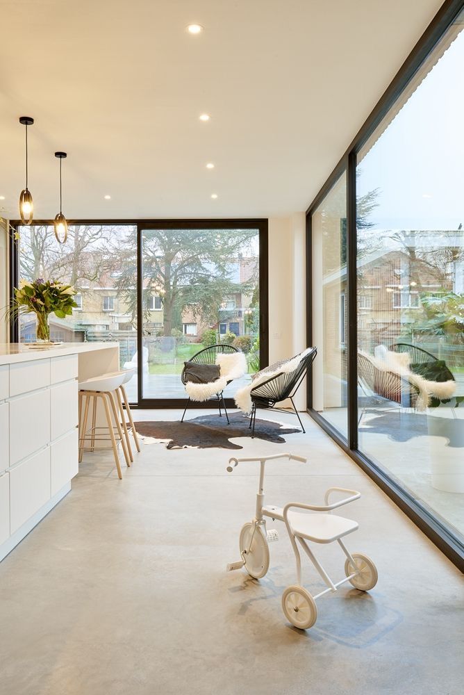 Hover image for Alicia-24V