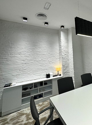 Hover image for Alicia-24V